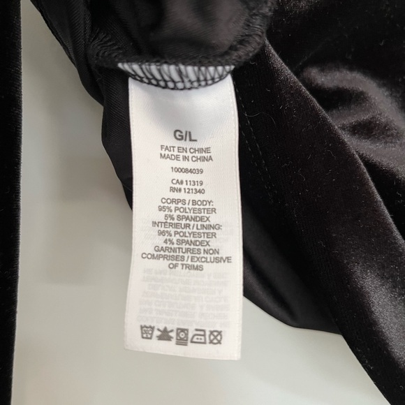 Dynamite Black Velvety Long-Sleeve Crop Top - Picture 5 of 5